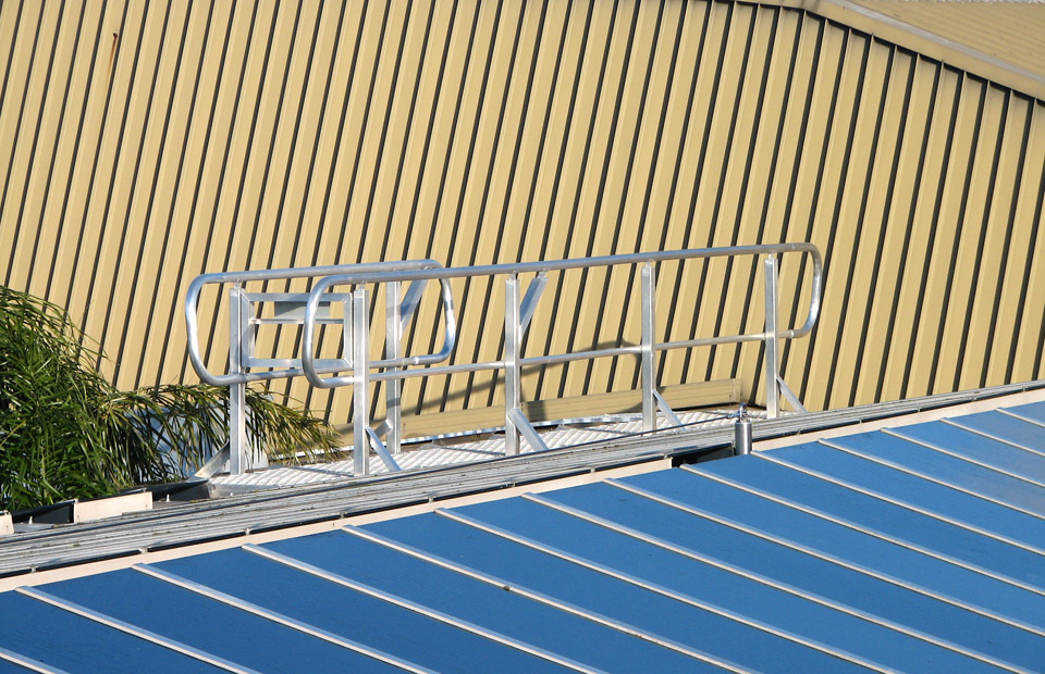 handrails-to-protect-glass-roof