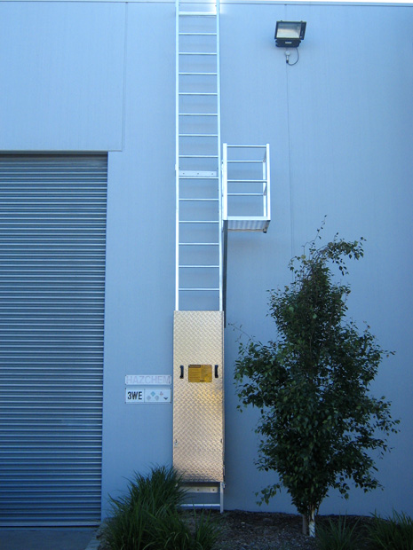 ladder-with-vertical-fall-arrest-device-with-rest-platform